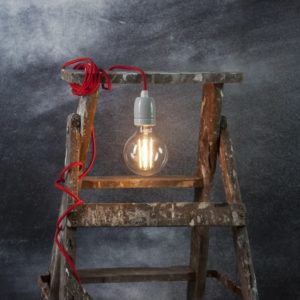 Piekarams gaismeklis ar slēdzi un dakšu Star Trading Glaze E27, 5m, Max. 40w, balts/sarkans