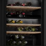 Iebūvējams vīna skapis Bosch Serie | 6, 81.8x60cm, 44 pudelēm, KWK16ABGA