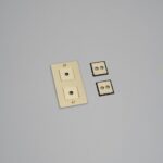 Rāmis 2-vietīgs Buster + Punch London 2G WALL PLATE / VERTICAL / BRASS, CPL-052392