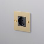 Kontaktligzda Buster + Punch London 1G SOCKET / BRASS, Schuko Type F, CSK-053441