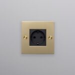 Kontaktligzda Buster + Punch London 1G SOCKET / BRASS, Schuko Type F, CSK-053441