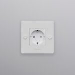 Kontaktligzda Buster + Punch London 1G SOCKET / WHITE, Schuko Type F, CSK-143447