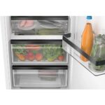 Iebūvējams ledusskapis ar saldētavu Bosch Serie 6 Top Freezer KIL82SDD0, 177.5x56cm, Soft Close, flat hinge