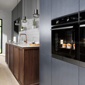 Iebūvējama cepeškrāsns ar papildu tvaiku Electrolux 600 Series SteamBake EOD3C70TK, 60cm, Soft Close