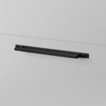 Mēbeļu rokturis Buster + Punch London PULL BAR / PLATE / LINEAR / BLACK, GPB-02308, 25cm Mēbeļu rokturis Buster + Punch London PULL BAR / PLATE / LINEAR / BLACK, GPB-02308, 25cm