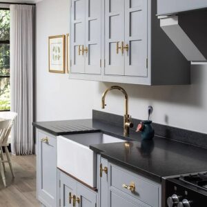 Mēbeļu rokturis Buster + Punch London T-BAR / PLATE / CROSS / BRASS, UTB-054026