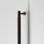 Mēbeļu rokturis Buster + Punch London CLOSET BAR / CROSS / SMOKED BRONZE, UCB-453947, 76cm