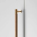 Mēbeļu rokturis Buster + Punch London CLOSET BAR / CROSS / BRASS, UCB-054586, 76cm