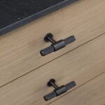 Mēbeļu rokturis Buster + Punch London T-BAR / CROSS / SMOKED BRONZE, UTB-094588 Mēbeļu rokturis Buster + Punch London T-BAR / CROSS / SMOKED BRONZE, UTB-094588