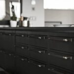 Mēbeļu rokturis Buster + Punch London PULL BAR / PLATE / CROSS / SMOKED BRONZE, UPB-094571, 16cm