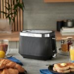 Grauzdiņu tosteris Russell Hobbs Brontë Black 26760-70, 980W, Matte Black