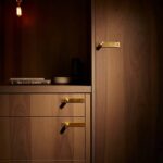 Mēbeļu rokturis Buster + Punch London FURNITURE KNOB / PLATE/ CROSS / BRASS, UFK-053957