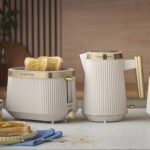 Elektriskā tējkanna Russell Hobbs Brontë Stone 26751-70, 2400W, 1.7l, Brushed Stainless Steel Gold