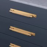 Mēbeļu rokturis Buster + Punch London PULL BAR / PLATE / CROSS / BRASS, UPB-054565, 26cm