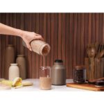 Blenderis Beast® Mega 1200 Plus Mocha, 1200W, 1.2l, Tritan™, ar salmiņu Blenderis Beast® Mega 1200 Plus Mocha, 1200W, 1.2l, Tritan™, ar salmiņu